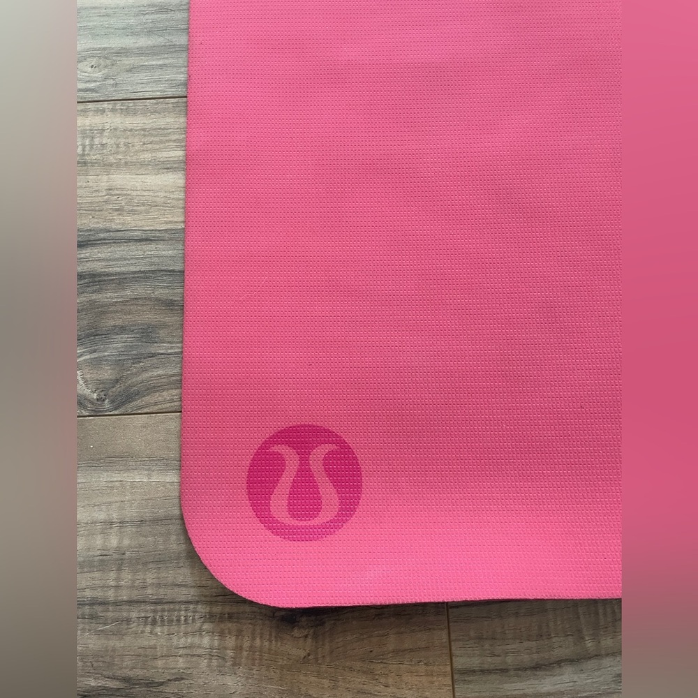 Lululemon Reversible 5mm Yoga Mat - Picture 2 of 5